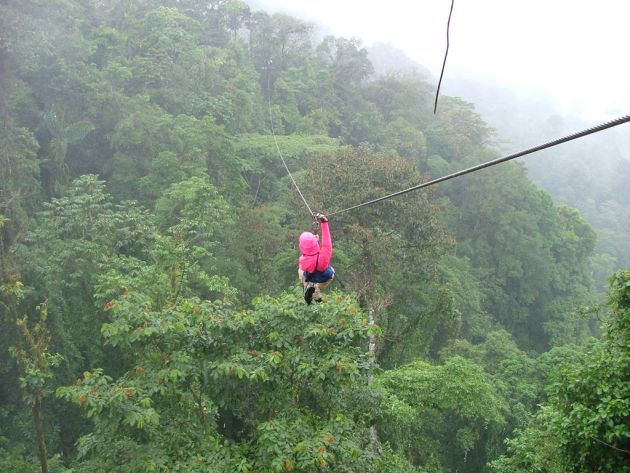 Zip-line_over_rainforest_canopy_4_January_2005,_Costa_Rica