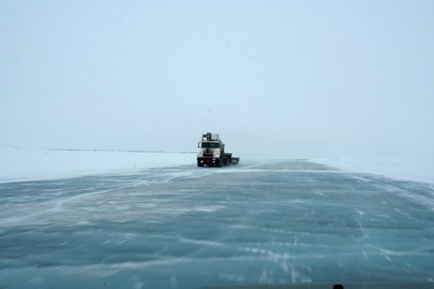 tuktoyaktuk-ice-road2[2]