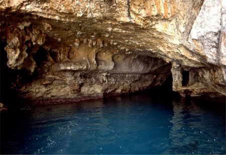 غار آبی1