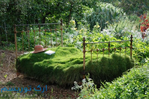 recycled-furniture-garden-23__700