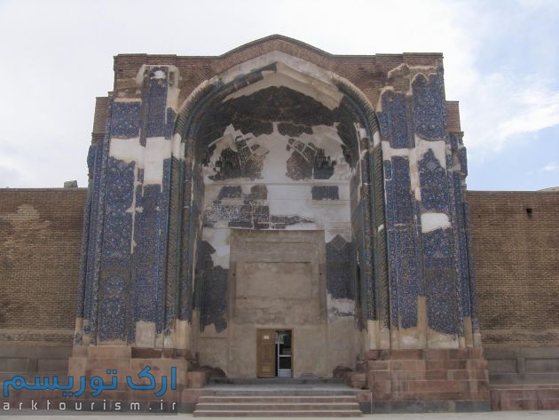 نمایی از مسجد کبود
