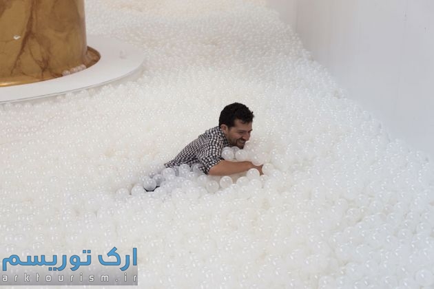 indoor-ball-pit-bubble-ocean-the-beach-snarkitecture-national-building-museum-12
