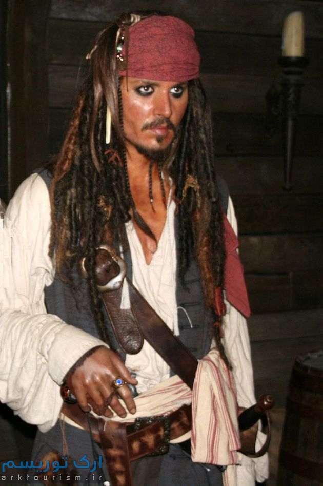 800px-Jack_Sparrow_-_Johnny_Depp_(Madame_Tussauds)