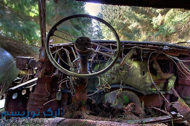 chatillon-car-graveyard-abandoned-cars-cemetery-belgium-81